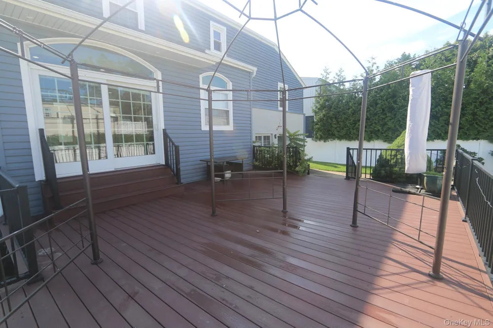 3260 Judith Lane Oceanside, NY 11572