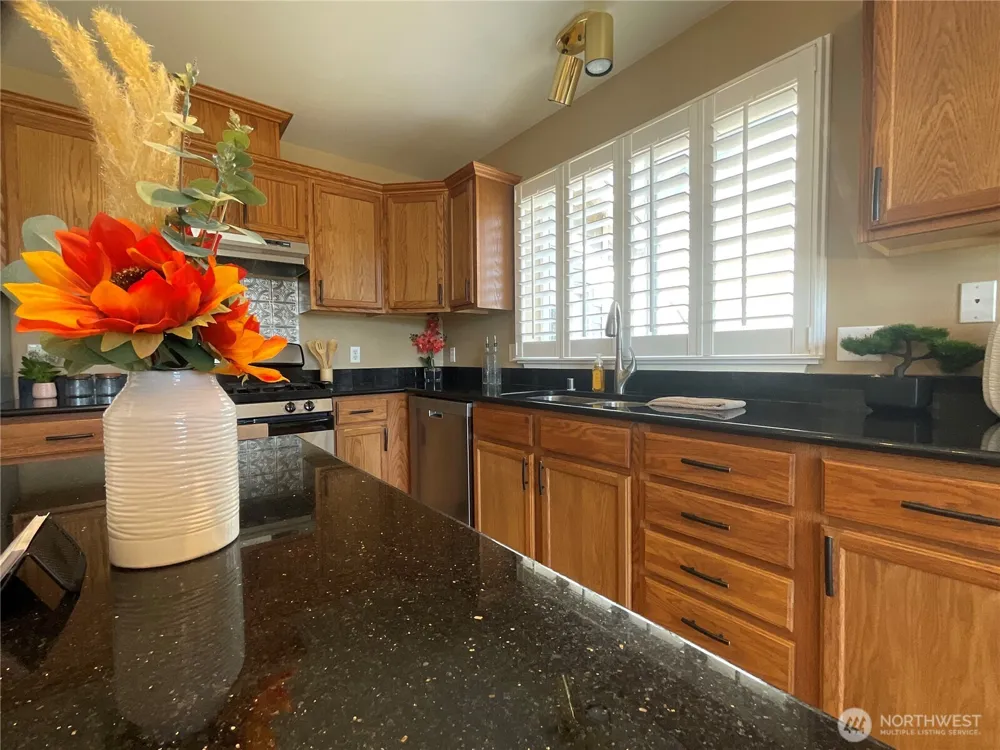 1382 NW Kathleen Drive Oak Harbor, WA 98277