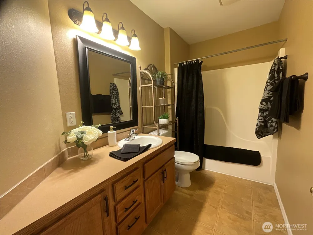1382 NW Kathleen Drive Oak Harbor, WA 98277