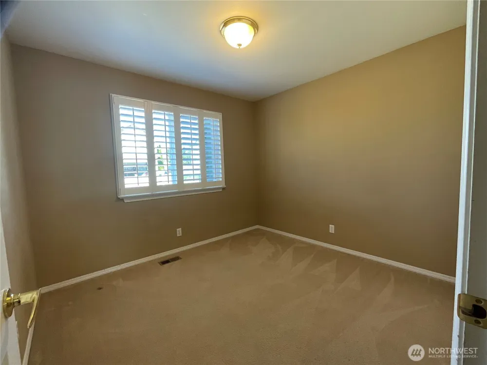 1382 NW Kathleen Drive Oak Harbor, WA 98277