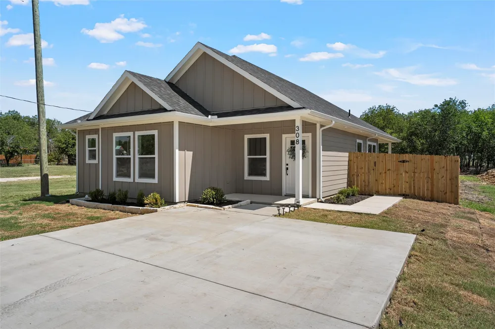 308 Mark Street Hillsboro, TX 76645