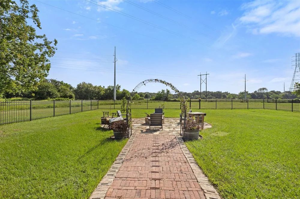 14675 Broken Arrow Road Santa Fe, TX 77517