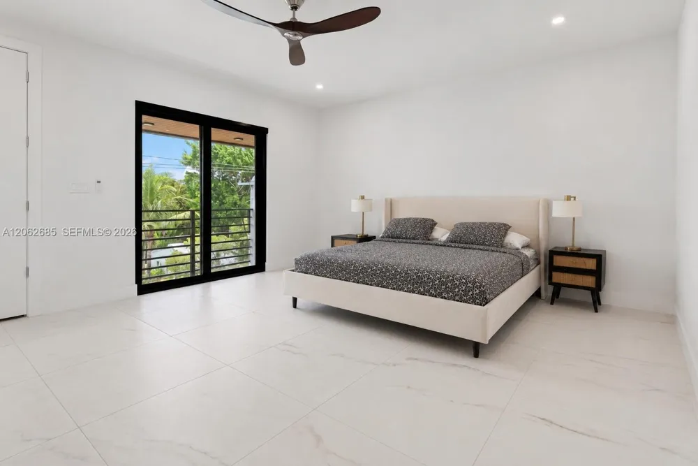 1054 Victoria Park Rd Fort Lauderdale, FL 33304