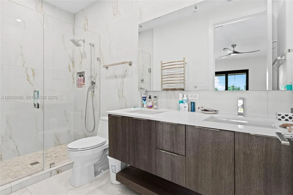 1054 Victoria Park Rd Fort Lauderdale, FL 33304