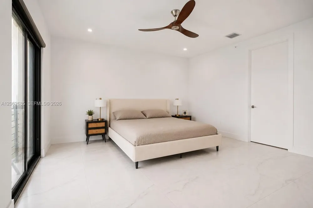 1054 Victoria Park Rd Fort Lauderdale, FL 33304