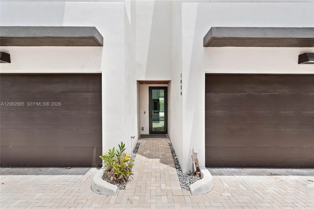 1054 Victoria Park Rd Fort Lauderdale, FL 33304
