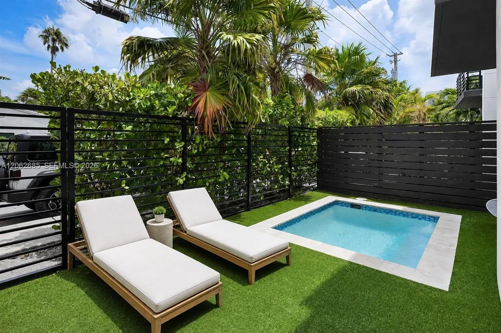 1054 Victoria Park Rd Fort Lauderdale, FL 33304