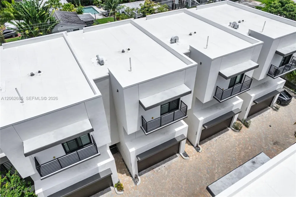 1054 Victoria Park Rd Fort Lauderdale, FL 33304