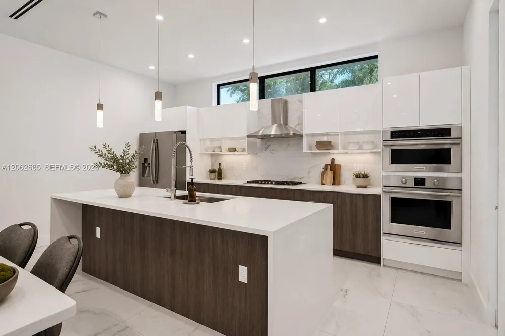 1054 Victoria Park Rd Fort Lauderdale, FL 33304