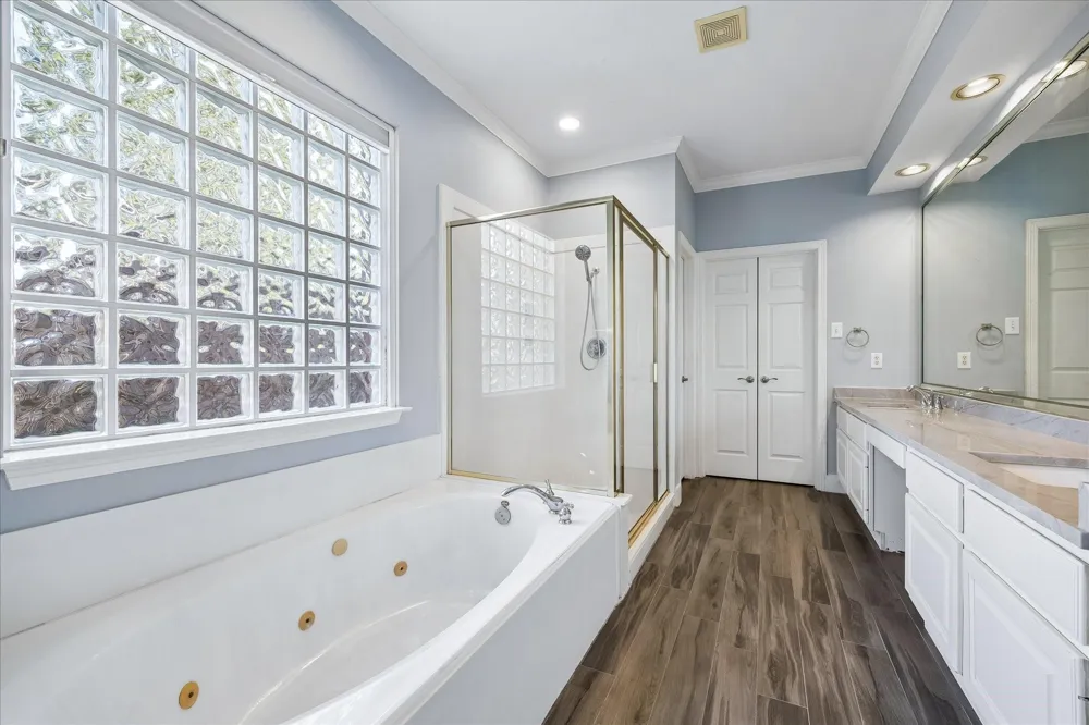 2202 Riverway Oak Drive Kingwood, TX 77345