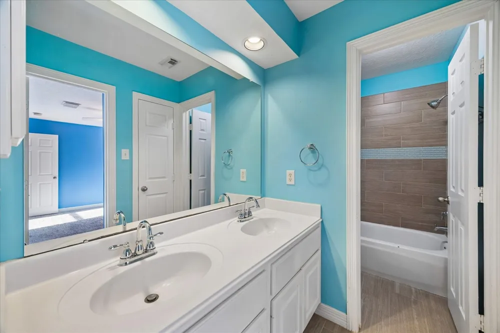2202 Riverway Oak Drive Kingwood, TX 77345