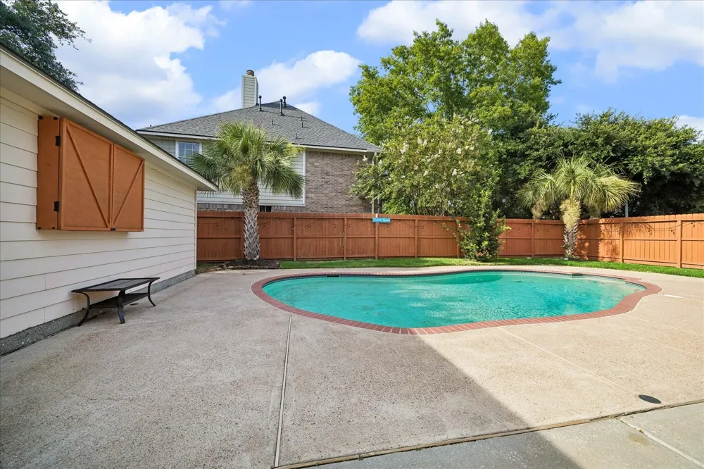 2202 Riverway Oak Drive Kingwood, TX 77345