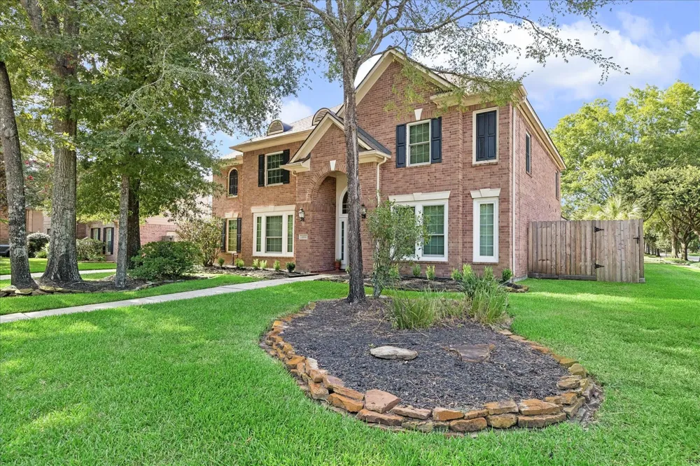 2202 Riverway Oak Drive Kingwood, TX 77345