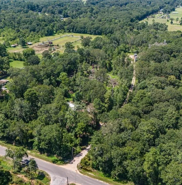 917 County Road 331 Cleveland, TX 77327