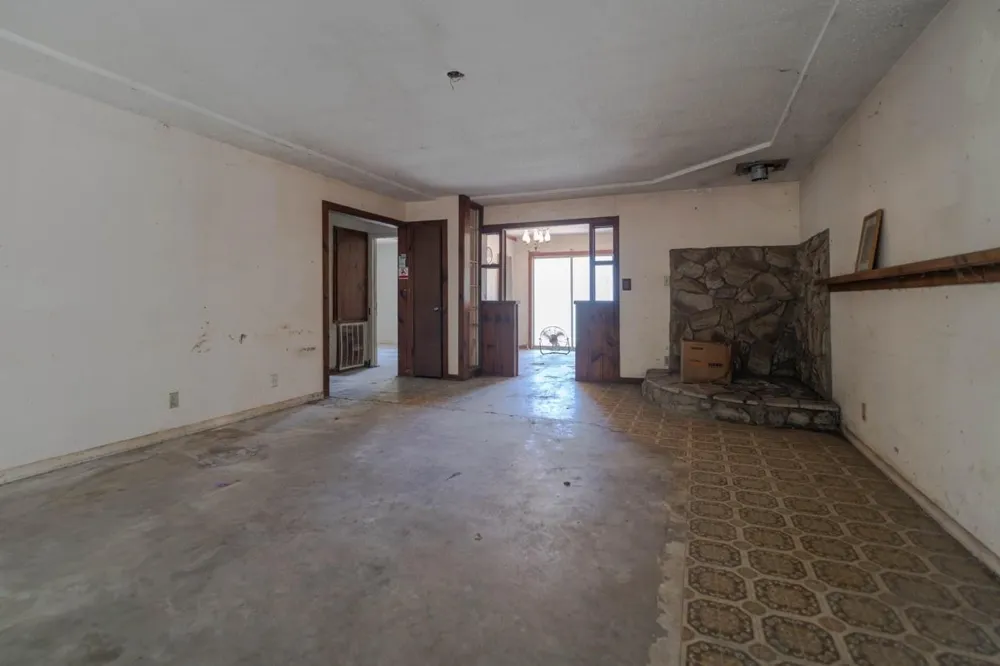 917 County Road 331 Cleveland, TX 77327