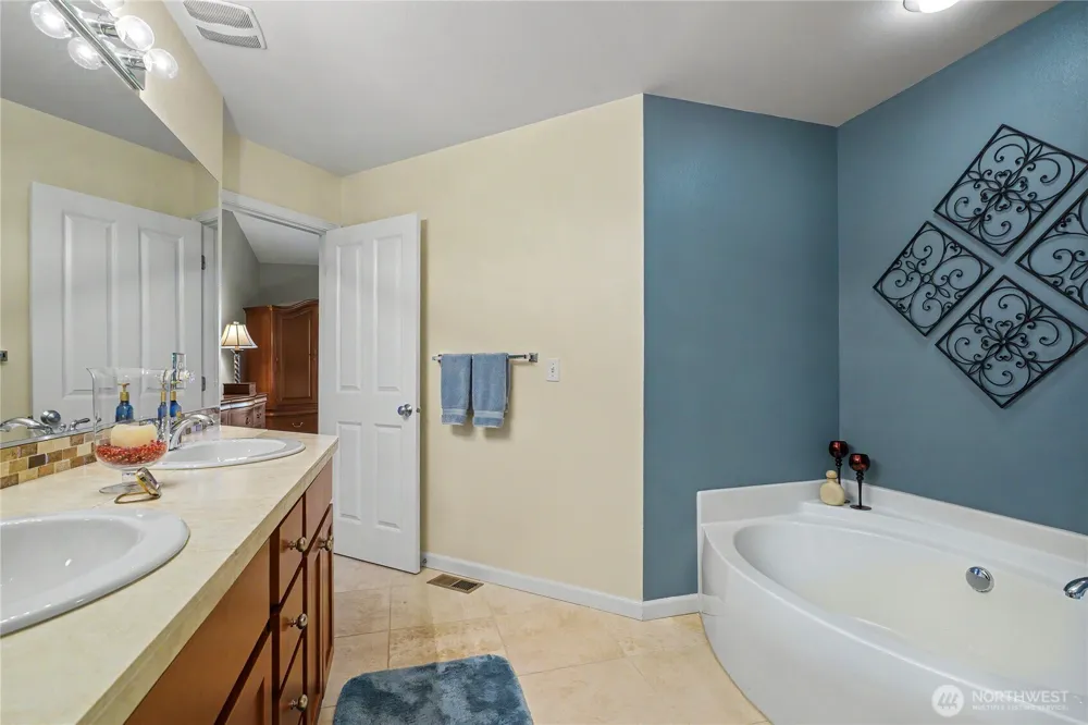 7119 James Place SE Auburn, WA 98092