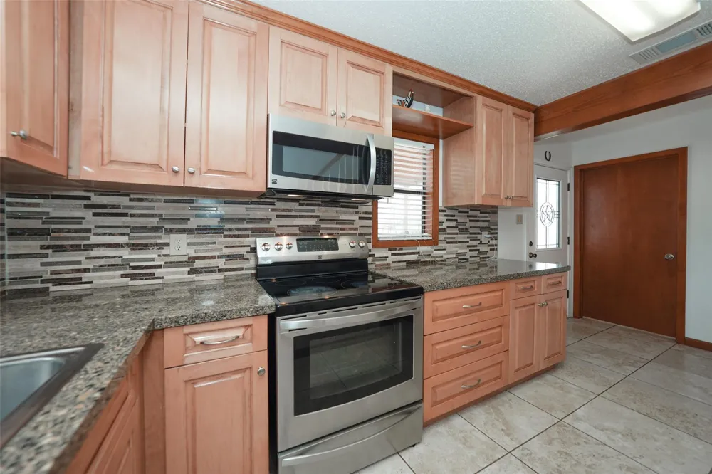 15021 County Road 272 East Bernard, TX 77435