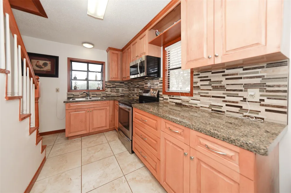 15021 County Road 272 East Bernard, TX 77435