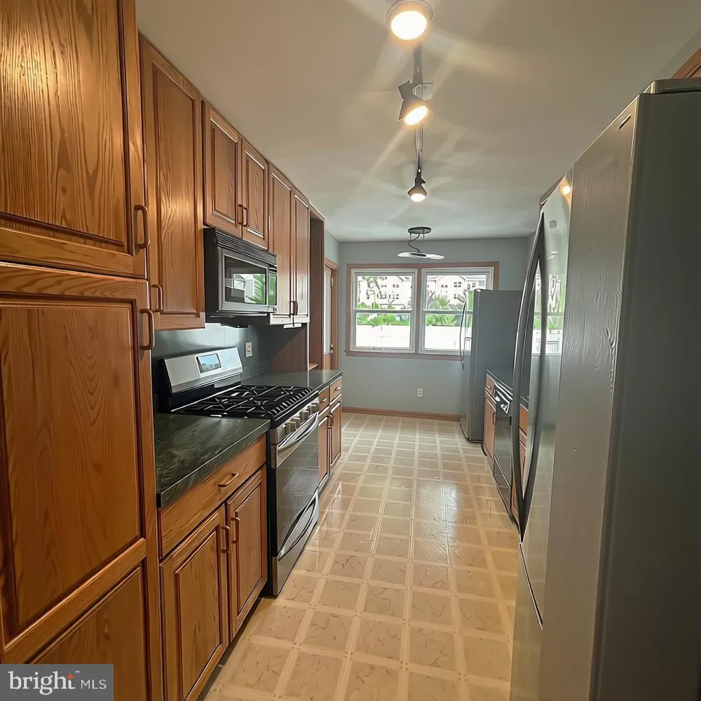 10 WEDGEWOOD DRIVE Cinnaminson, NJ 08077