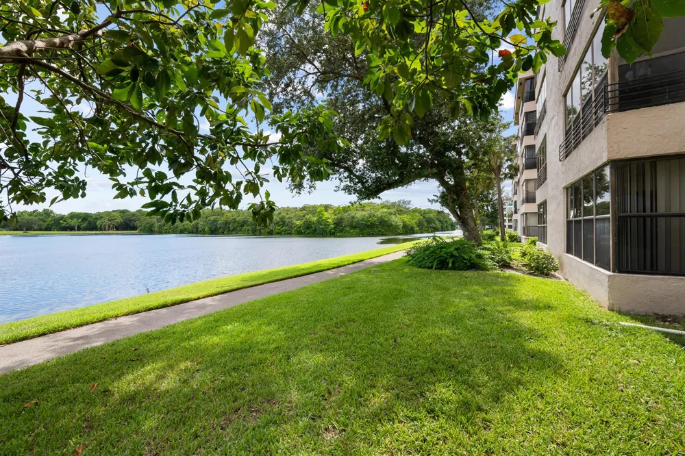 2768 CARAMBOLA CIRCLE S #101 Coconut Creek, FL 33066