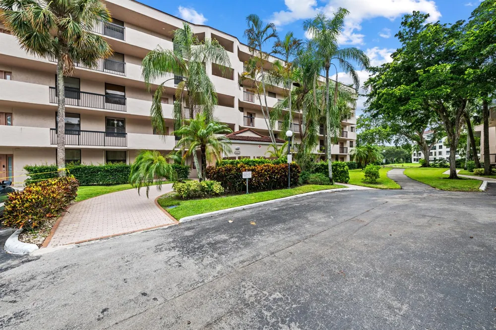 2768 CARAMBOLA CIRCLE S #101 Coconut Creek, FL 33066