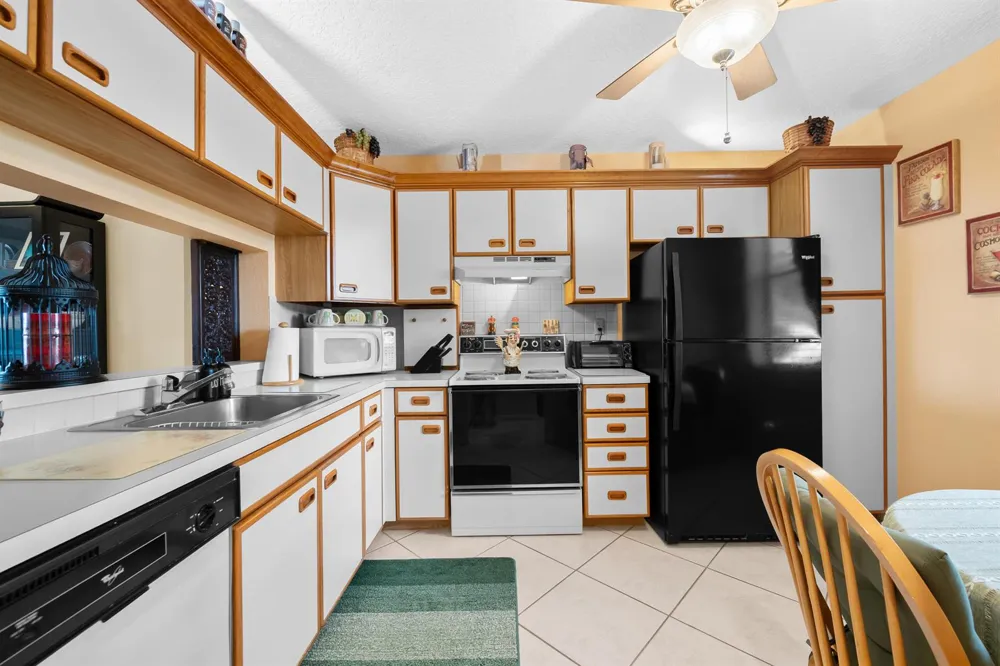 2768 CARAMBOLA CIRCLE S #101 Coconut Creek, FL 33066