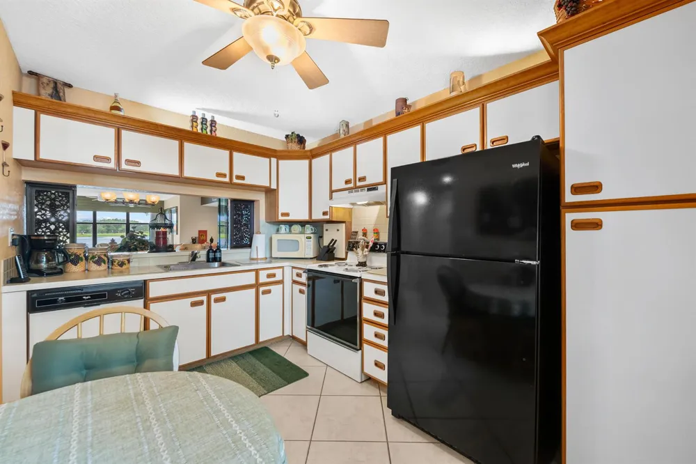 2768 CARAMBOLA CIRCLE S #101 Coconut Creek, FL 33066