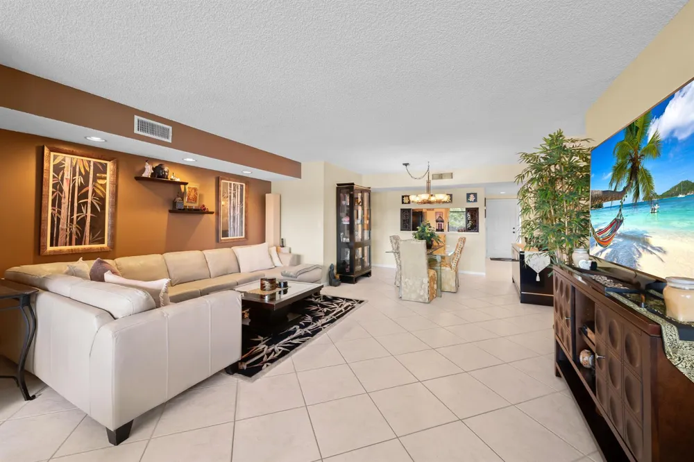 2768 CARAMBOLA CIRCLE S #101 Coconut Creek, FL 33066