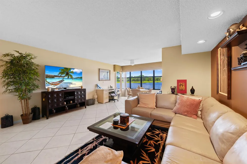 2768 CARAMBOLA CIRCLE S #101 Coconut Creek, FL 33066