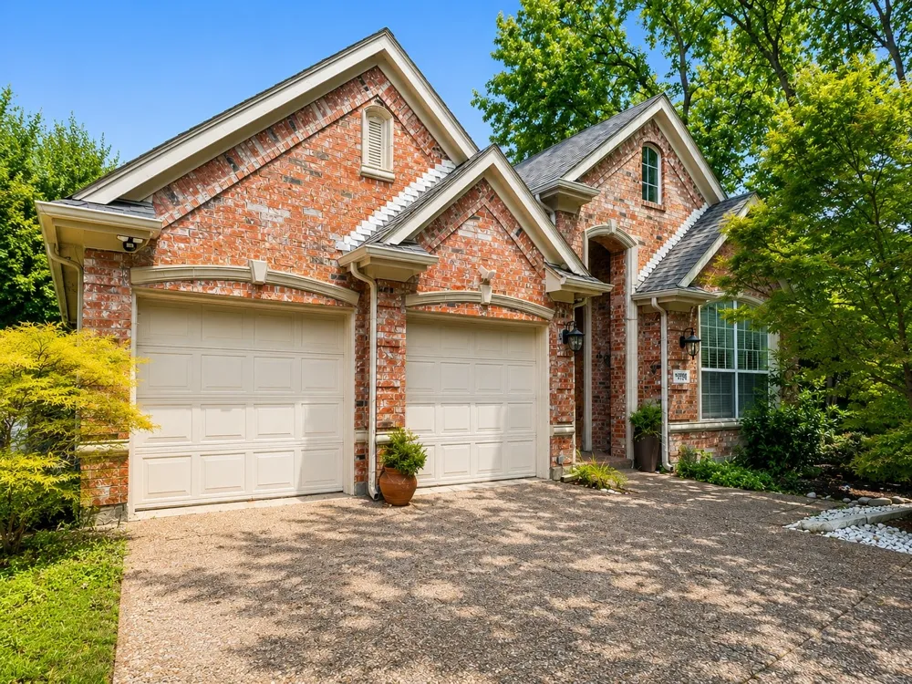 3785 Park Place Addison, TX 75001