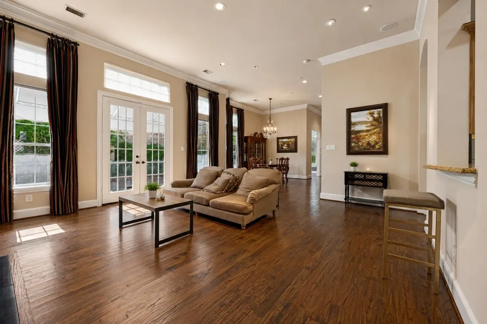 3785 Park Place Addison, TX 75001