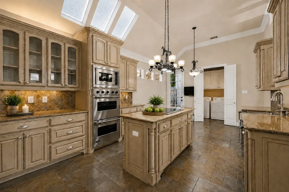 3785 Park Place Addison, TX 75001