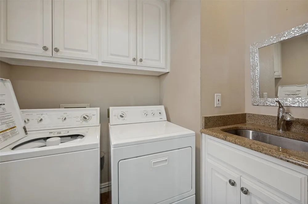 3785 Park Place Addison, TX 75001
