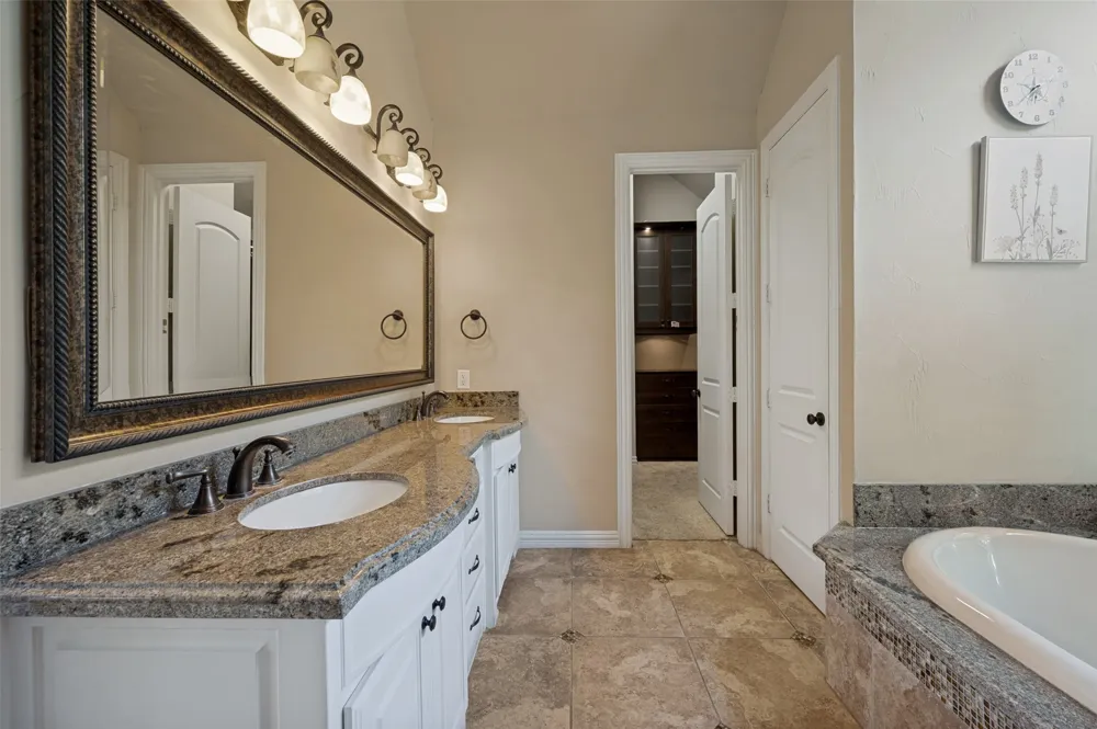3785 Park Place Addison, TX 75001
