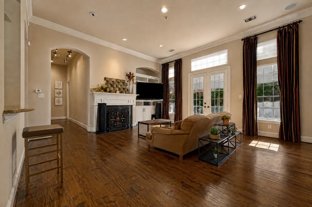 3785 Park Place Addison, TX 75001