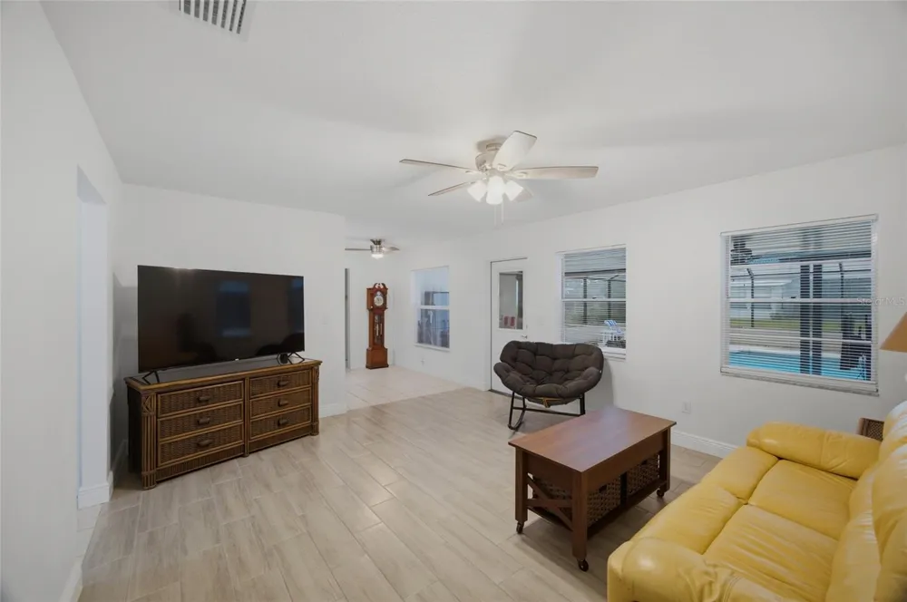 2971 FOREST CIRCLE Seffner, FL 33584
