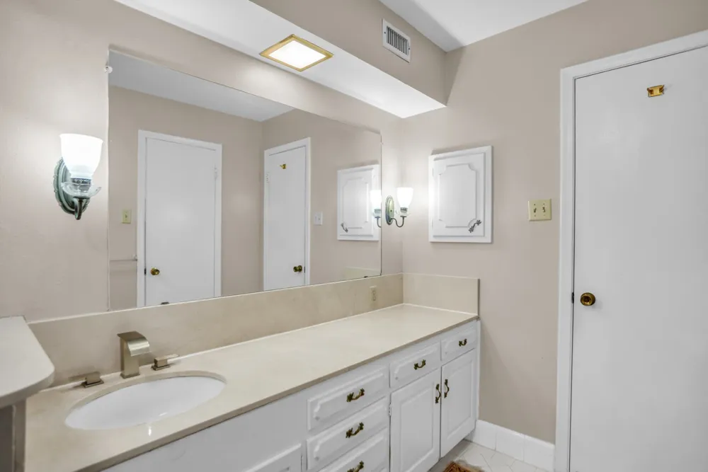 6345 Bandera Avenue Dallas, TX 75225