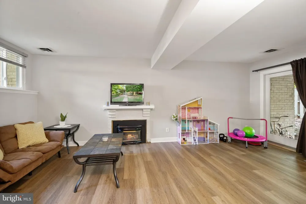 11041 SAFFOLD WAY Reston, VA 20190