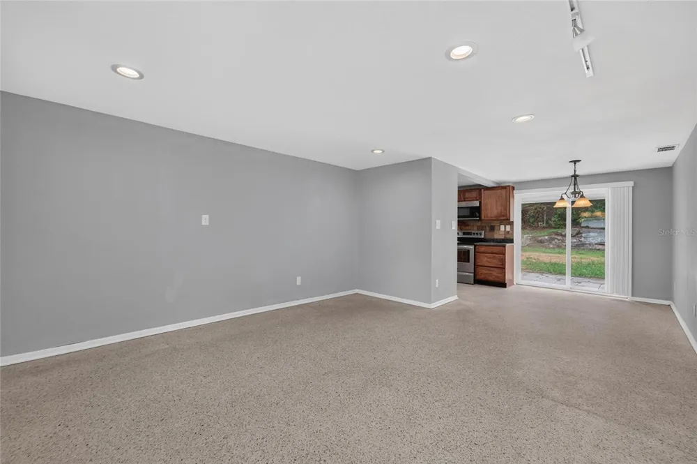 506 SHAMROCK ROAD Brandon, FL 33511