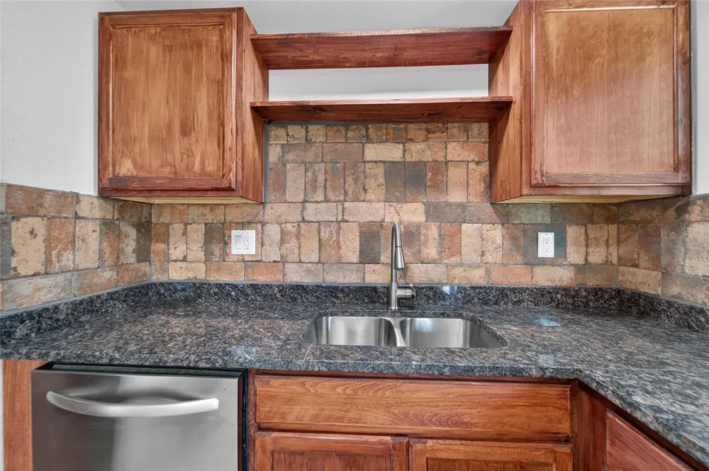 506 SHAMROCK ROAD Brandon, FL 33511