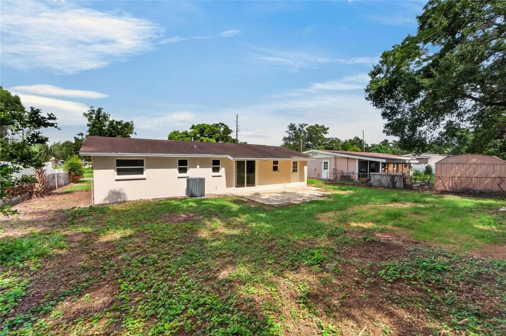 506 SHAMROCK ROAD Brandon, FL 33511