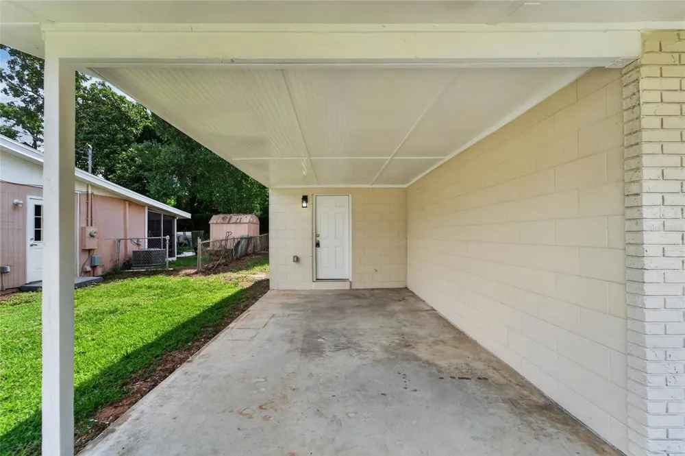 506 SHAMROCK ROAD Brandon, FL 33511