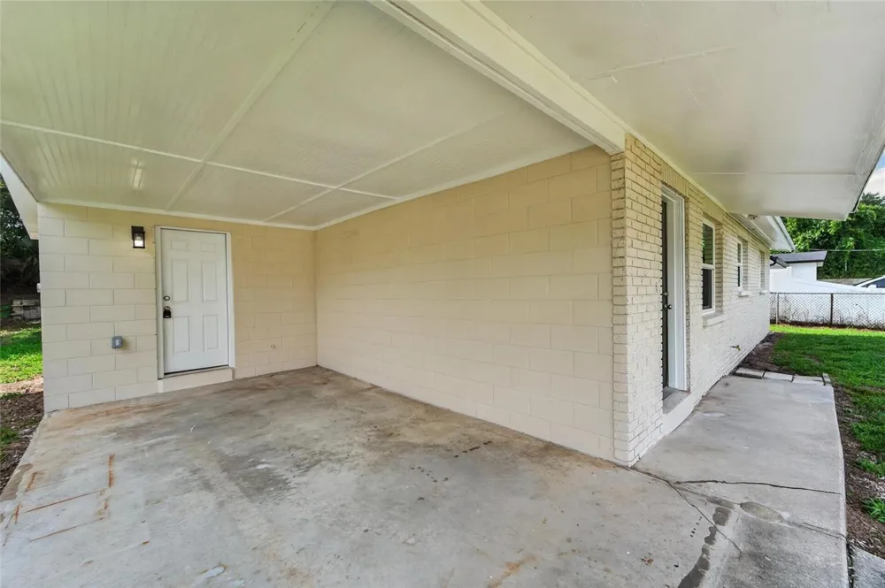 506 SHAMROCK ROAD Brandon, FL 33511