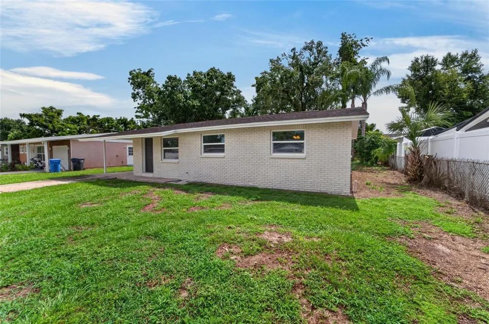 506 SHAMROCK ROAD Brandon, FL 33511