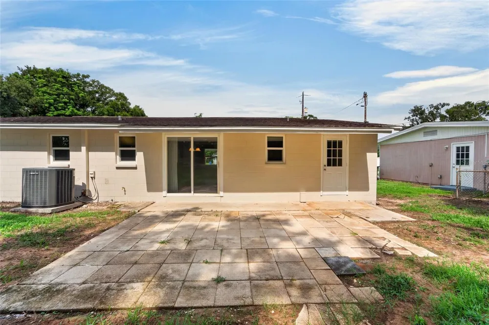506 SHAMROCK ROAD Brandon, FL 33511