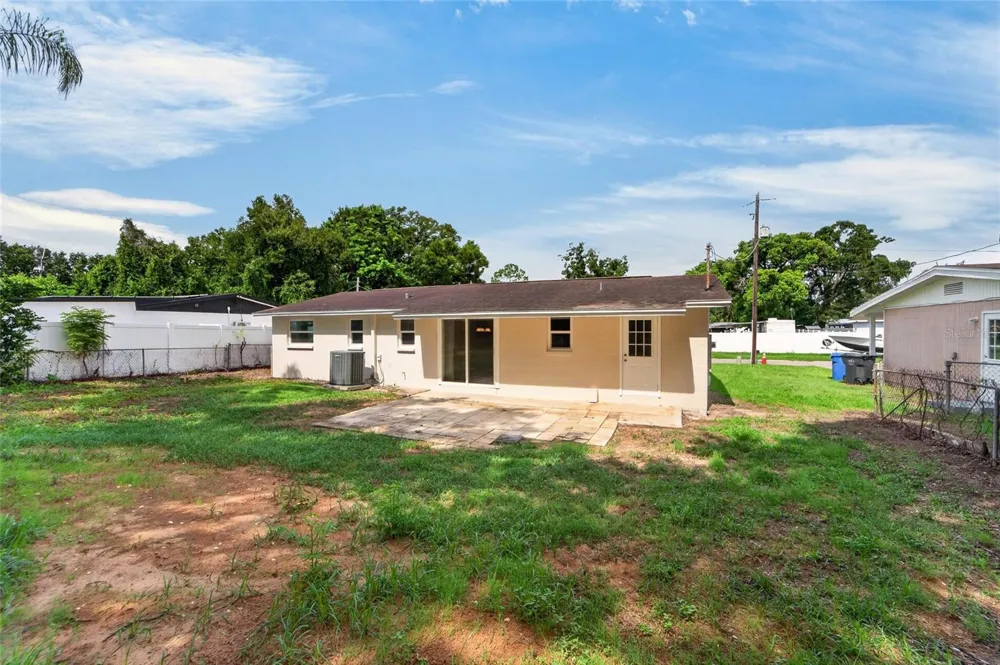 506 SHAMROCK ROAD Brandon, FL 33511