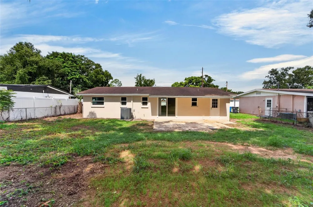 506 SHAMROCK ROAD Brandon, FL 33511
