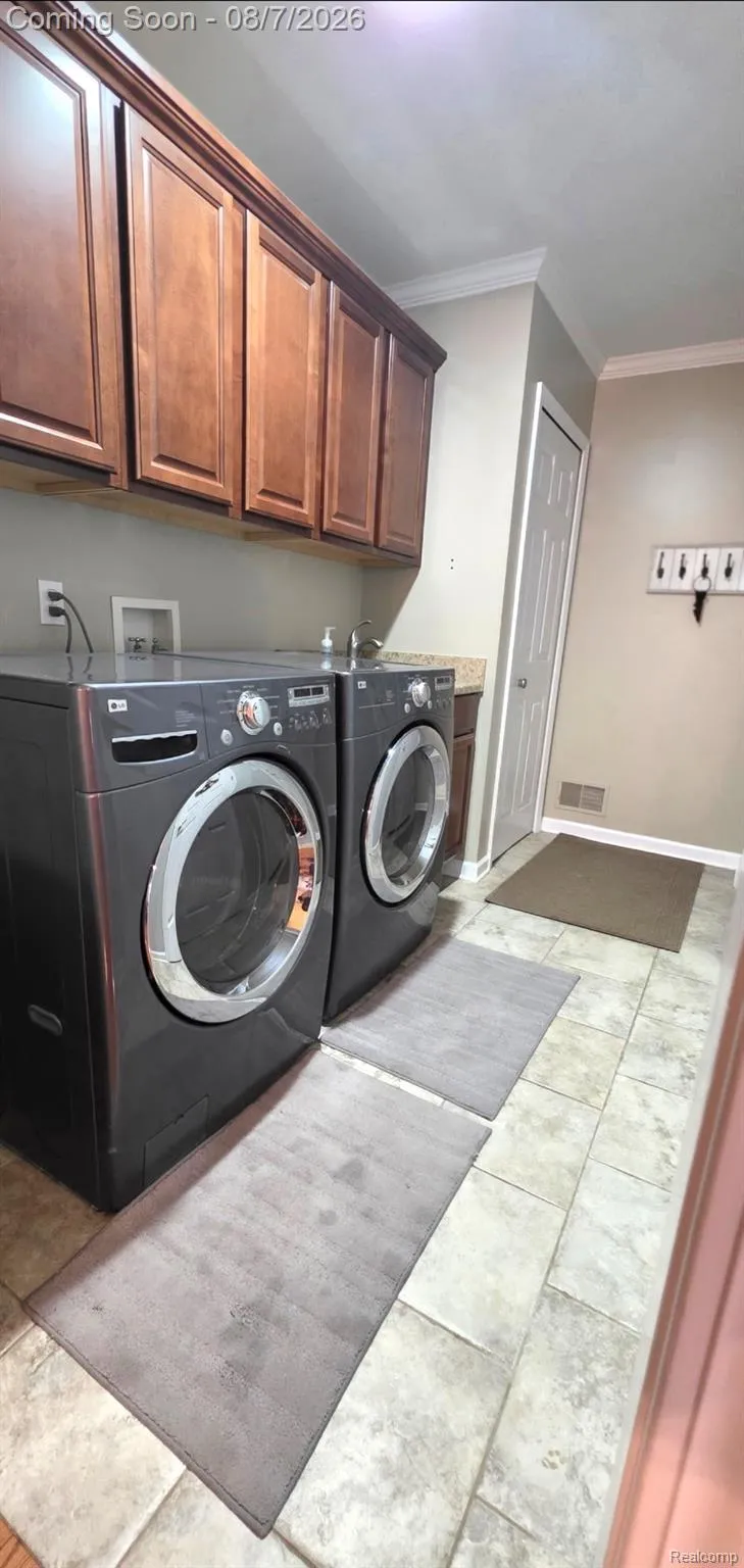 5818 Pine Trace Court Genoa Township, MI 48843