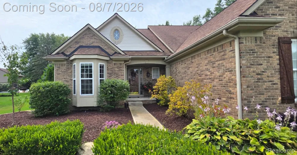 5818 Pine Trace Court Genoa Township, MI 48843