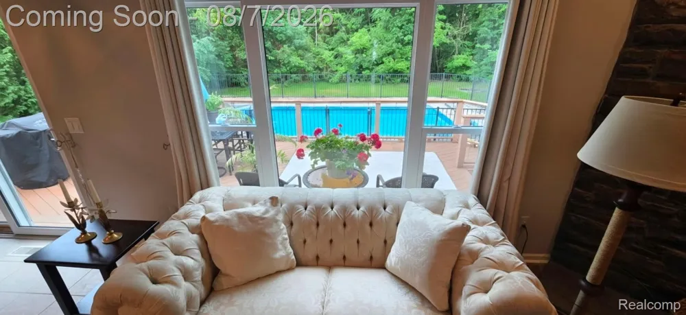 5818 Pine Trace Court Genoa Township, MI 48843